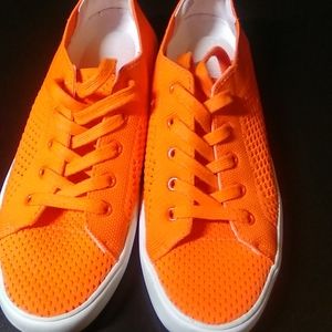 Marc Fisher Sashya Lace-Up Knit Sneakers Sise 6M